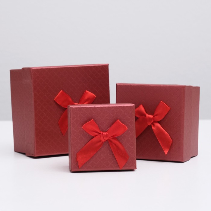 Набор коробок 3 в 1, красный, 11 х 11 х 7 - 7.5 х 7.5 х 5 см
