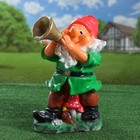 Садовая фигура "Гном с трубой" 22х30х45см Садовая фигура "Гном с трубой" 22х30х45см