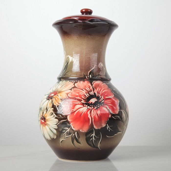 Композиция с кувшином. Кувшин гарднер. Ваза с цветами. Графин с цветами. Кувшин для цветов.