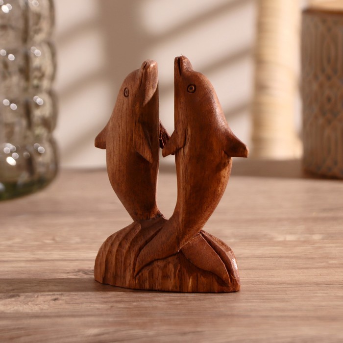 Сувенир дерево "Два дельфина" коричневый цвет 10х7х3 см - фото 797649193