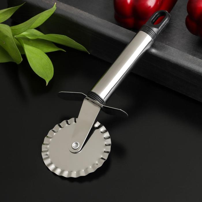 Нож для пиццы и теста Доляна «Помощник», 18 см, ребристый - фото 100316