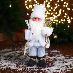 {{photo.Alt || photo.Description || 'Дед Мороз &quot;В белом полушубке с мешком&quot; двигается, 29 см'}}