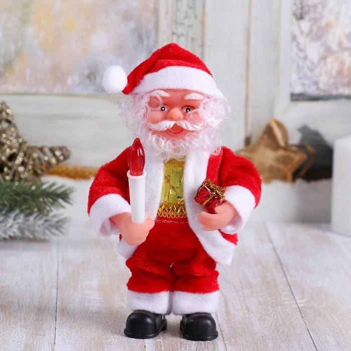 Дед Мороз "Со свечой и  подарком/колокольчик" 16 см - фото 3313699