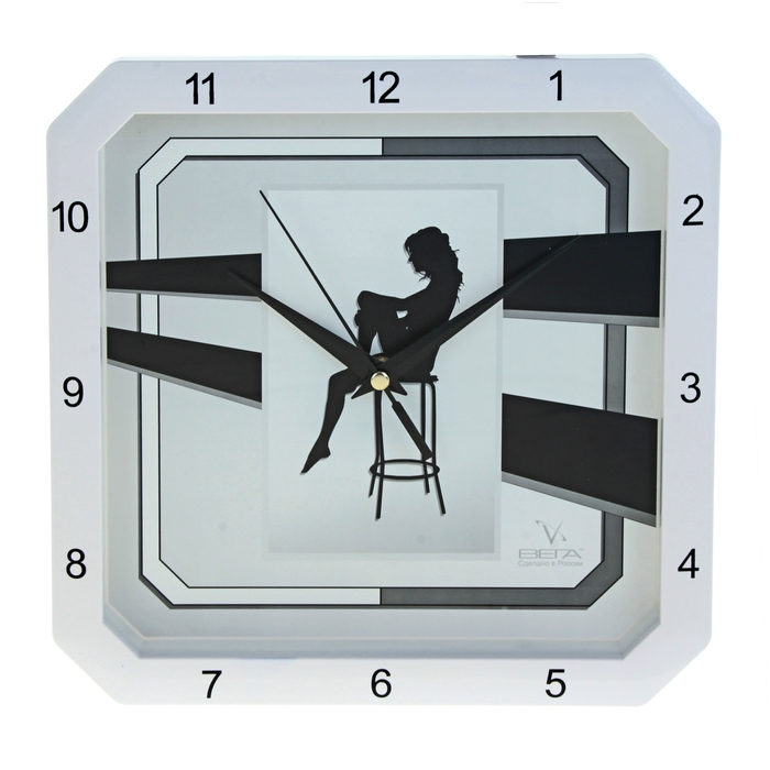 Часы настенные квадратные