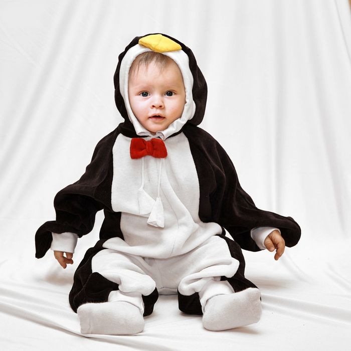 Карнавальный комбинезон для самых маленьких &quot;Пингвин&quot; с игрушкой, велюр, рост 68-92 см